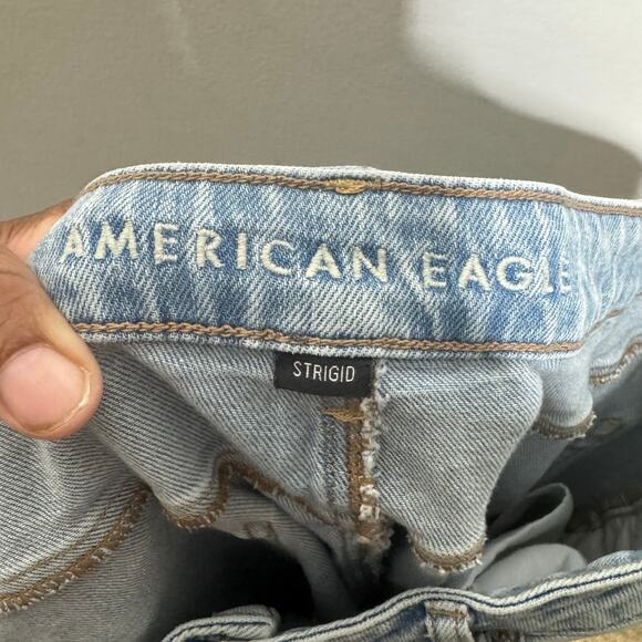 American Eagle Strigid Mom Jeans Women’s Size 16 Short High Rise Light‎ Wash - Picture 6 of 13
